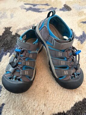 Keen Kids Gray and Blue Closed-Toe Adventure Sandals Size 1
